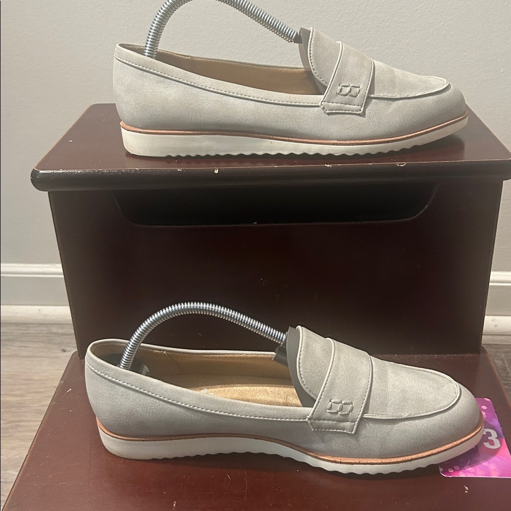 Life Stride Women's Gray Loafers - Picture 5 of 9